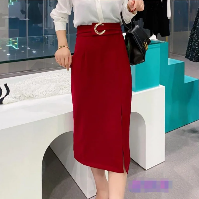 

New 2024 Spring OL Style Black High-Waisted A-Line Midi Skirt with Slit and Design Sense for Petite Women Skirts for Women Q105