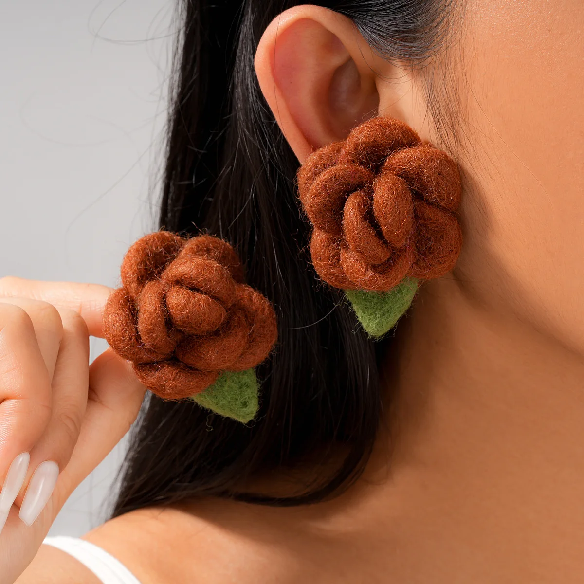 Autumn and winter coffee color flocking flower stud earrings light luxury high-end earrings retro earrings design sense niche
