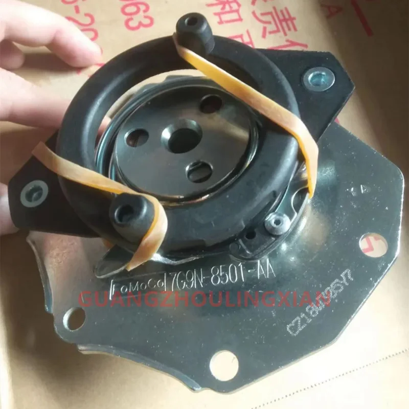 

LR006861 high quality New Car Water Pump 3.2L petrol for Freelander 2 2006- Auto Water Pump Aspirator with stock factory supply