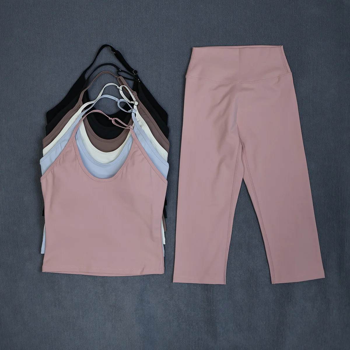 Damen Sommer-Sportset 2-teilig Ärmellose Stoßfeste Weste Capri-Leggings 3/4 Zweiteiliger Fitness-Yoga-Laufanzug für Outdoor-Aktivitäten – Detail 20