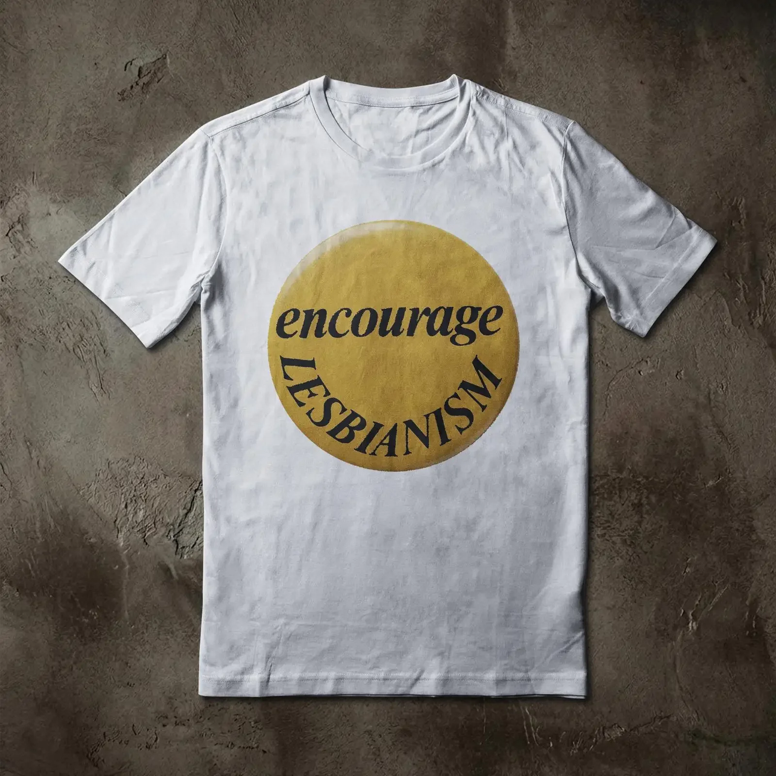 Encourage Lesbianism Retro Yellow Badge T Shirt Vintage LGBTQ Sapphic Pride WLW Feminist Queer Statement Top vintage Washed