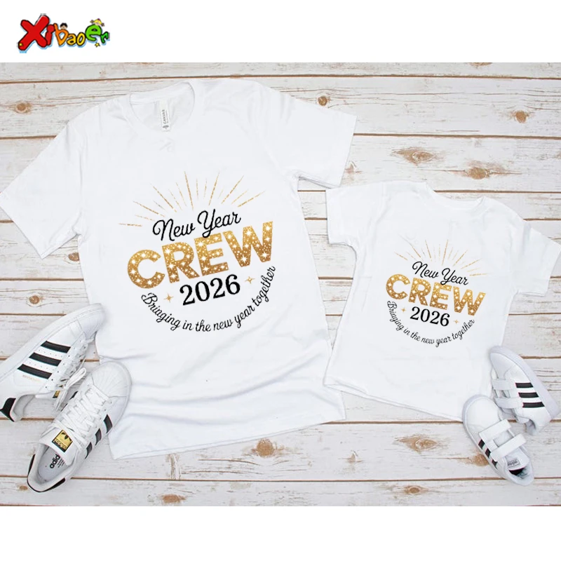 سنة جديدة سعيدة 2026 قميص الأسرة مطابقة وتتسابق للفتيات تي شيرت فرقة الملابس حفلة الطفل التي شيرت ملابس الأطفال الزي