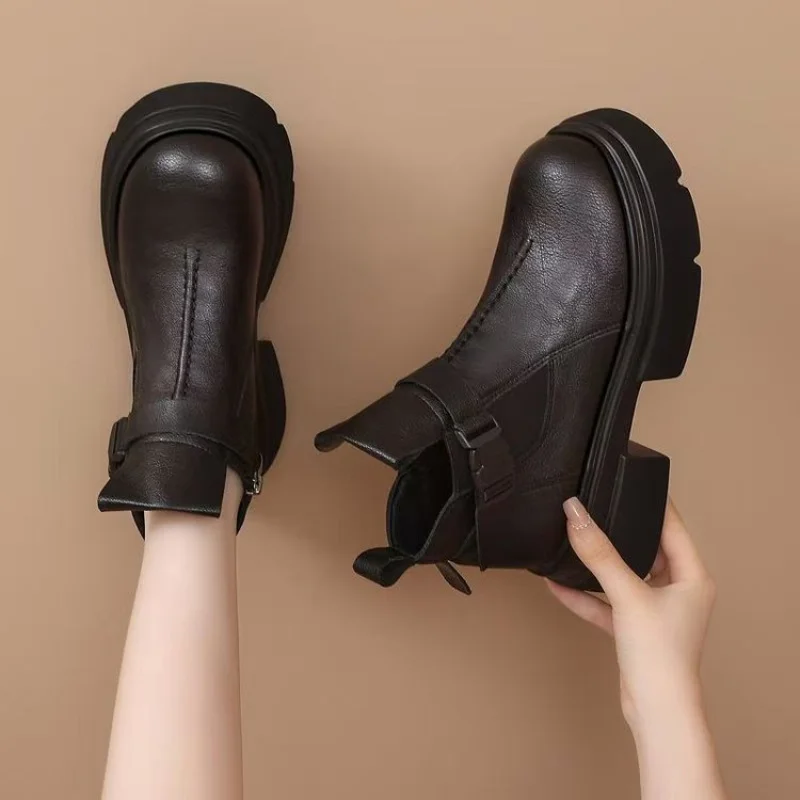 

2025 Autumn Winter Women's Thick Sole Ankle Boots - Soft Leather, Vintage British Style, Fashionable & Comfortable New Arrival
