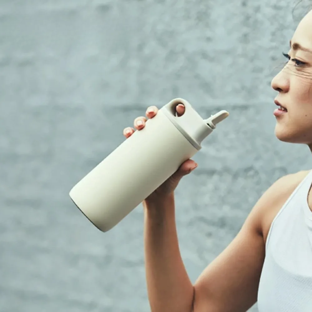 

New vacuum suction sports thermos cup portable 550ML exquisite thermos bottle
