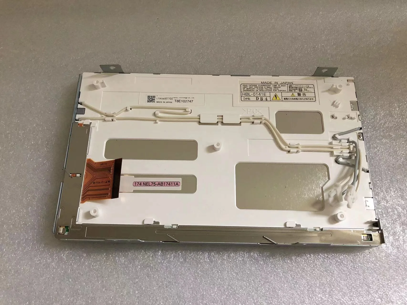 

Free shipping brand new 8 inch LCD Display LTA080B174A lta080b174a for car display