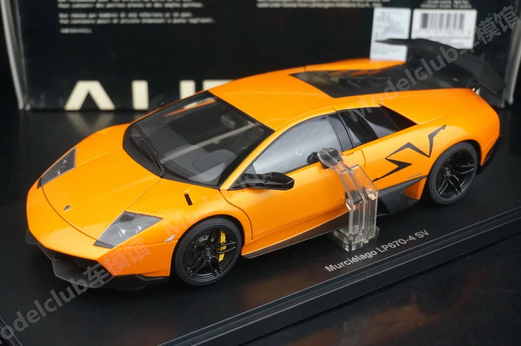 Autoart 1:18 Murcielago LP670-4 SV Alloy Fully Open Simulation Limited Edition Alloy Metal Static Car Model Toy Gift