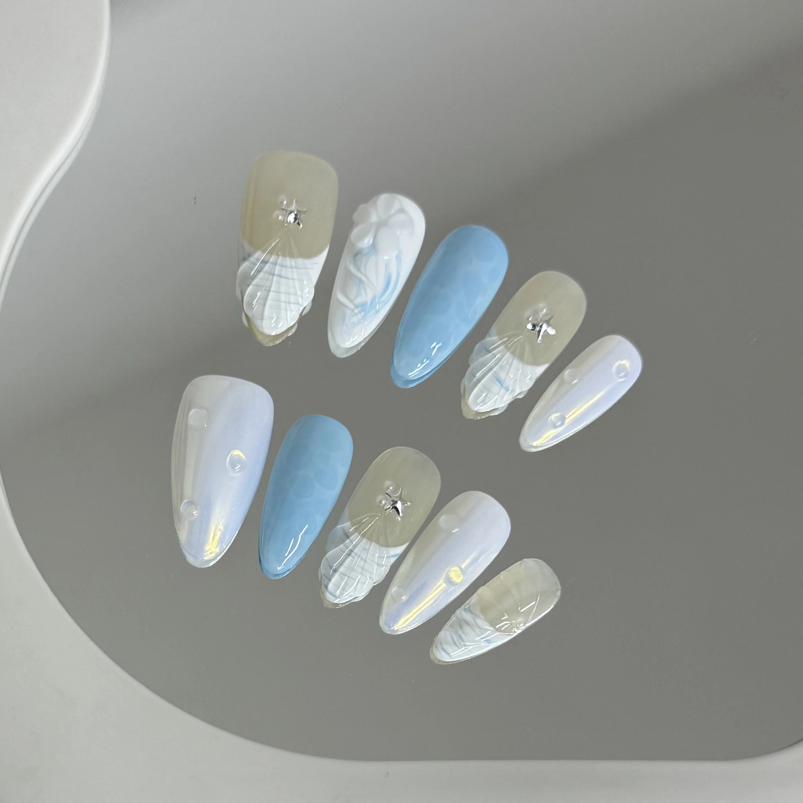 10 قطعة الصحافة اليدوية على الأظافر الضوء الأزرق اللوز أطراف الأظافر وهمية مع ثلاثية الأبعاد منحوتة الزهور يمكن ارتداؤها Ins الحلو الأظافر الكورية كاذبة #3