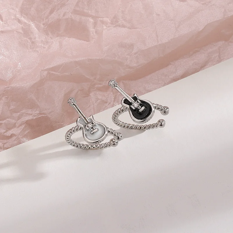 1 قطعة أسود أبيض الغيتار الأذن كليب أقراط للنساء فتاة لطيف ملاحظة الأذن الكفة حفلة موضة فضية اللون مجوهرات هدايا