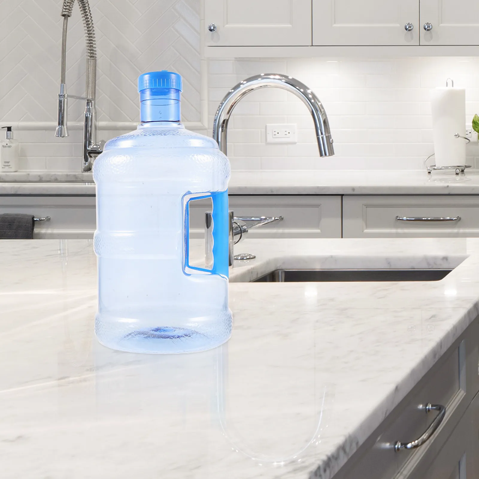 5 Liters Mineral Water Bottle Water Bottles Portable Water Container Bucket For Travel Drinking Storage Cars home（random style）