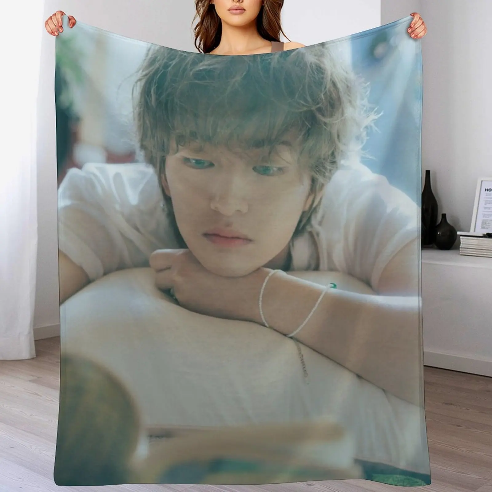 

Onew Circle Teaser 7 Throw Blanket Cozy Napping Blanket Gift for Mom Dad