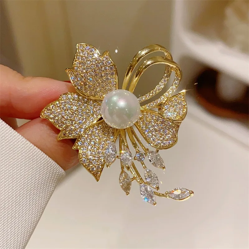 1 Piece Women Pearl Crystal Flower Brooches Chest Flower Fixed Clothing Clip Vintage Personality Brooches For Women