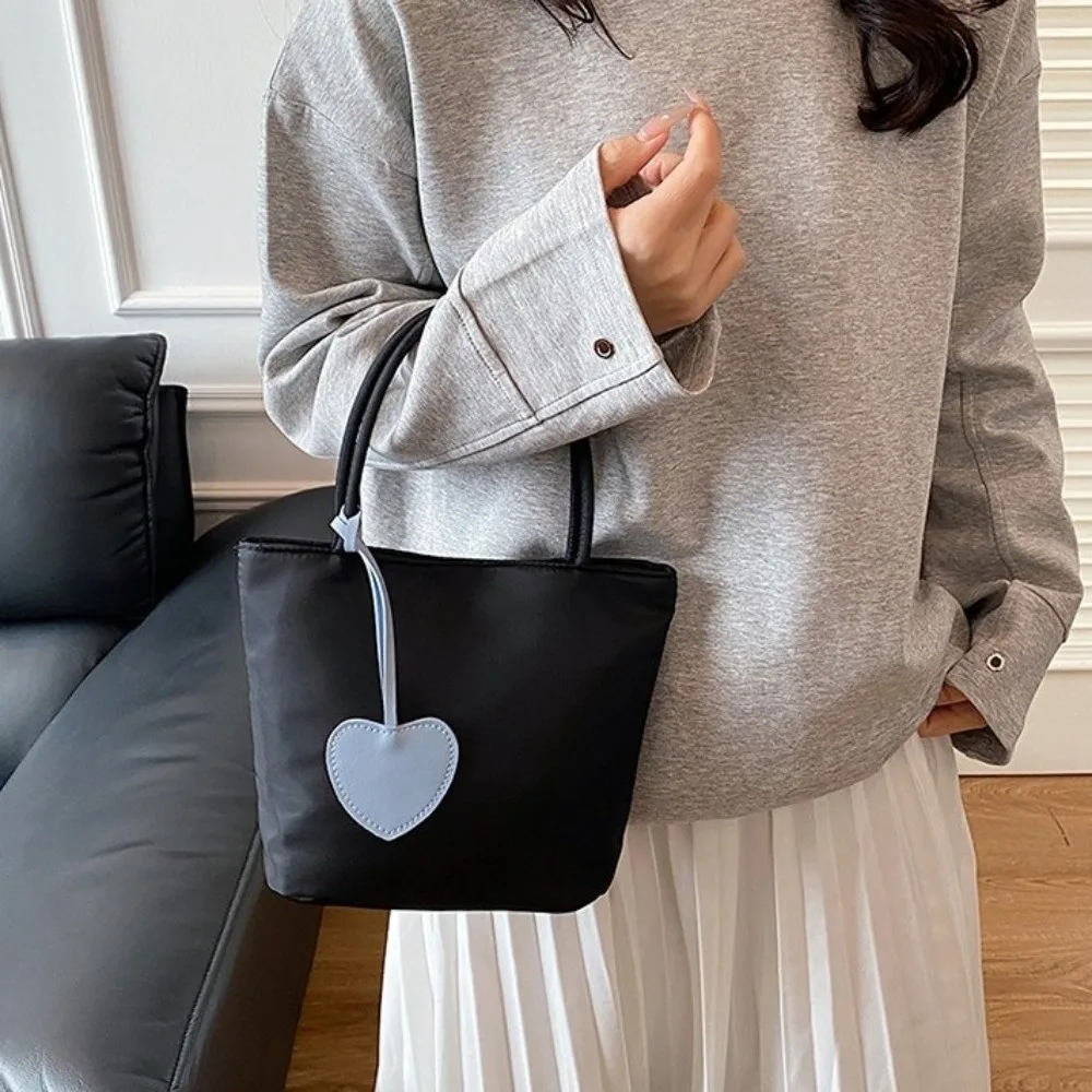 Korean Style Nylon Tote Bag Solid Color Large Capacity Underarm Bag With Heart Pendant Bucket Bag Oxford Cloth Shoulder Bag