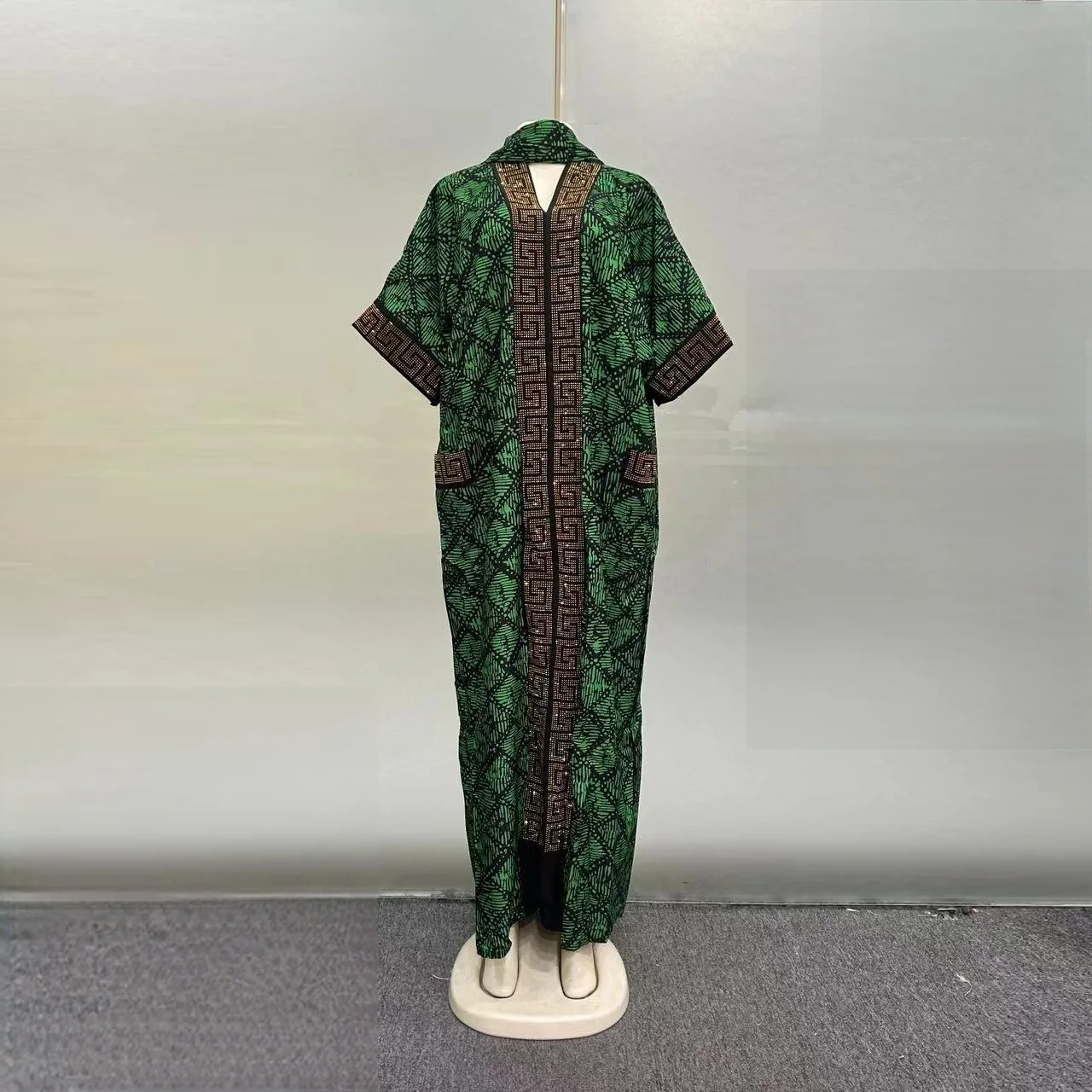 2025 New Fashion Hot Style Heavy Industry Hot Diamond Flap Pocket Pants Middle Eastern Bubu V Neck Evening Dress African Print Loose Muslim Women's Dress