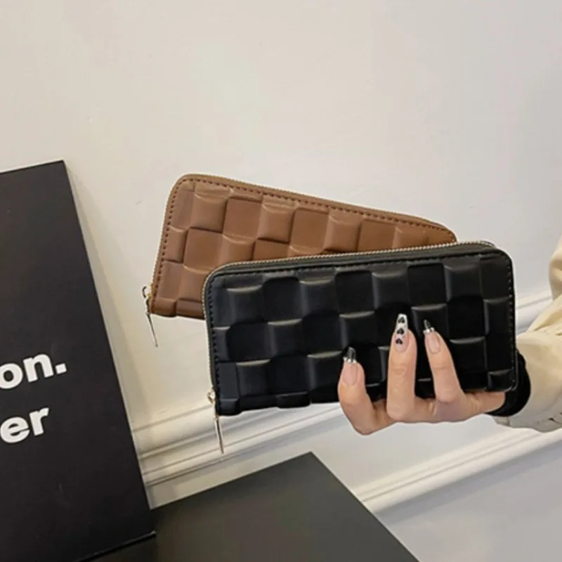 

Elegant Female Wallet, High-Capacity Card Holder with Light Luxury Brand, Multifunctional and Durable