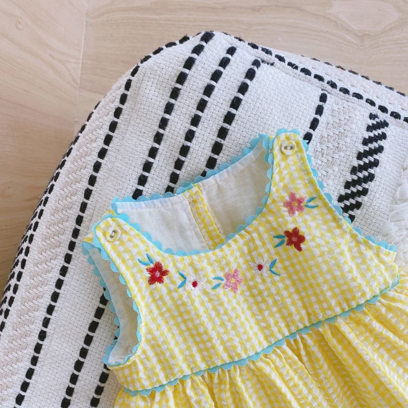 2026 Summer Hot Selling Light Yellow Checkered Flower and Duck Pattern Strap Dress for Children
