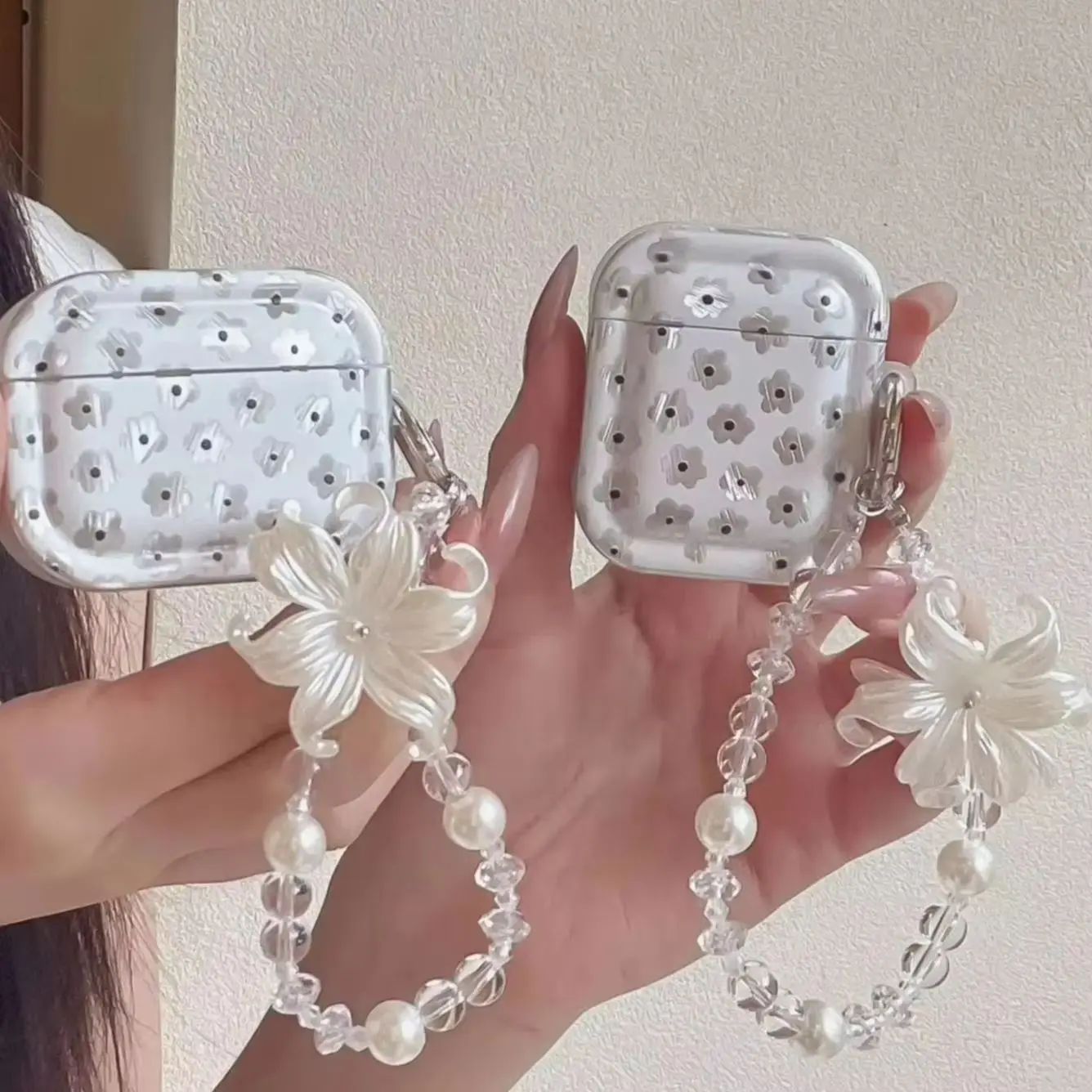 Simple Silver Flower Polka Dots Pattern Camlet Texture White Earphone Cover Case For AirPods 2 3 4 5 Pro Pro2 Pro3 with Pendant