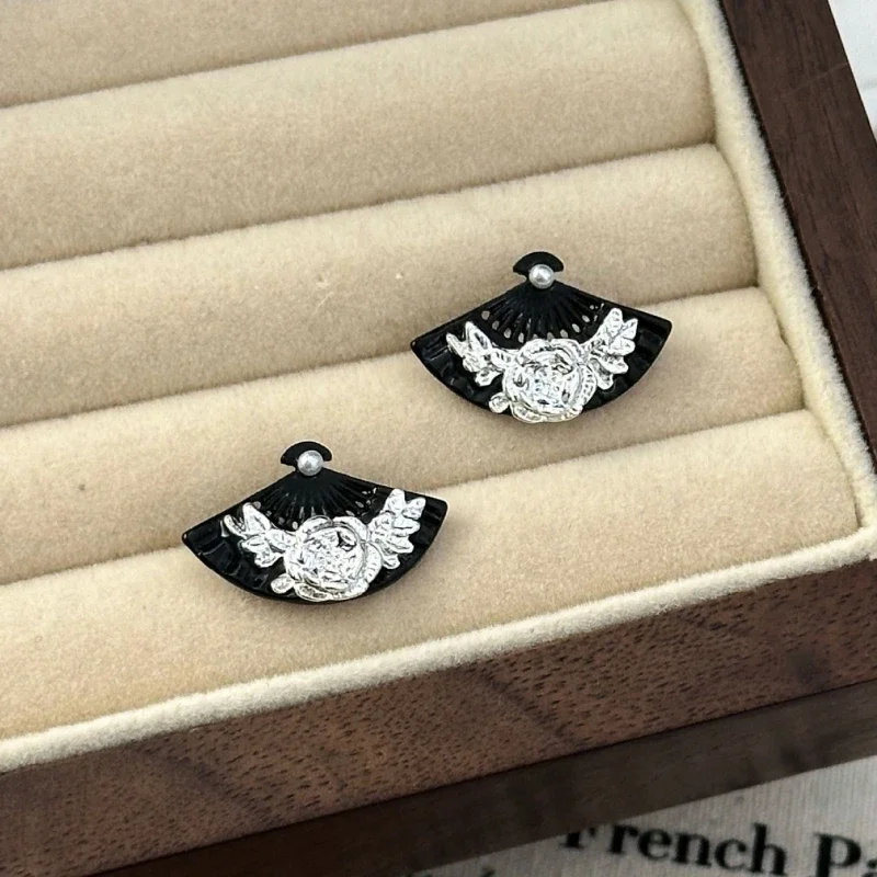 New Chinese Style Black Fan-shaped Sector Silver Color Flower Geometric Stud Earrings for Women Unique Jewelry Christmas Gift