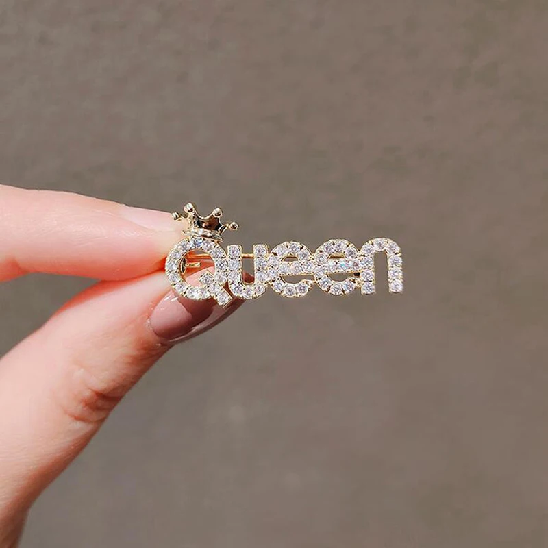 Rhinestone Queen Brooches For Women Crown Letters Party Office Brooch Pins Gifts Anti-glare Button Cardigan Short Sleeve Suit