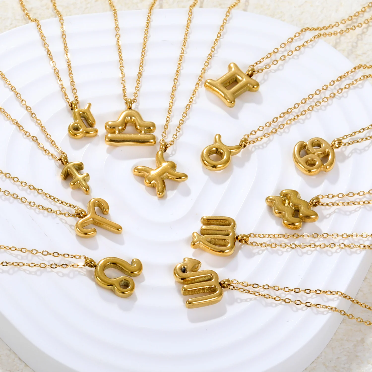 Sternzeichen-Design-Halskette mit Kreuzkette aus Edelstahl für Männer und Frauen sind ein klassischer vergoldeter Statement-Schmuck