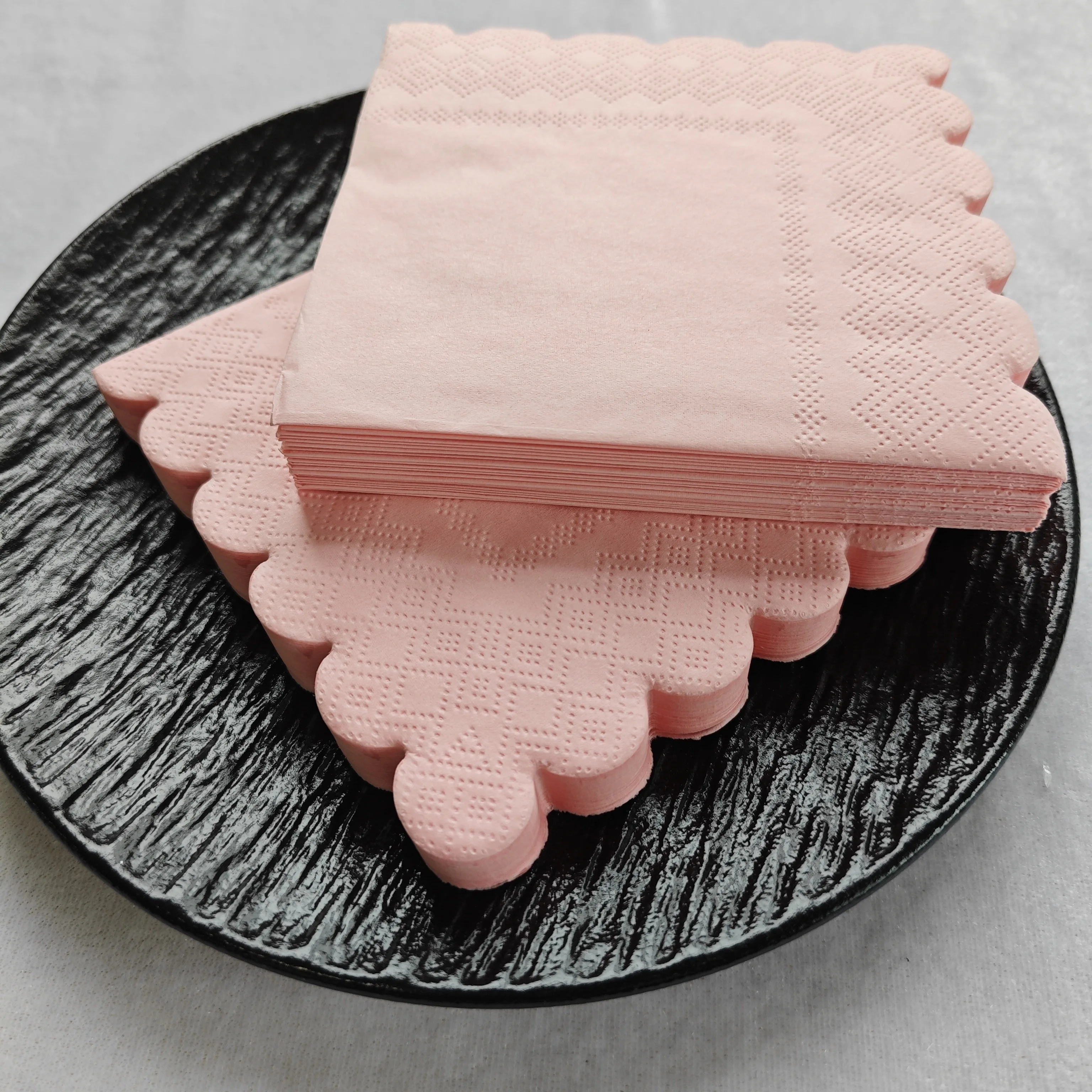 20 pieces of pink lace edged napkins, 2 layers, suitable for weddings, birthdays, etc. - made of sustainable wood pulp material