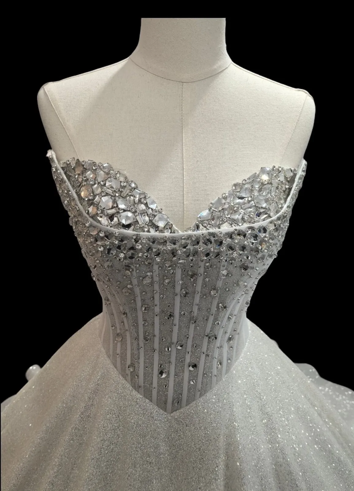 

Luxury Sequins Wedding Dresses Strapless Crystal Beads Puffy Church Bride Bridal Gowns Arabic Dubai Vestido De Novia