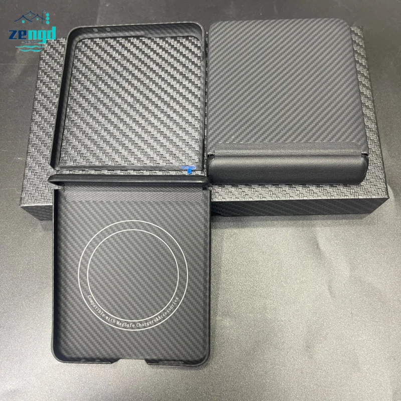 For Samsung Galaxy Z Flip7 Kevlar Carbon Fiber Slim Magnetic Shockproof Case - Reinforced Central Axis Hinge Protection