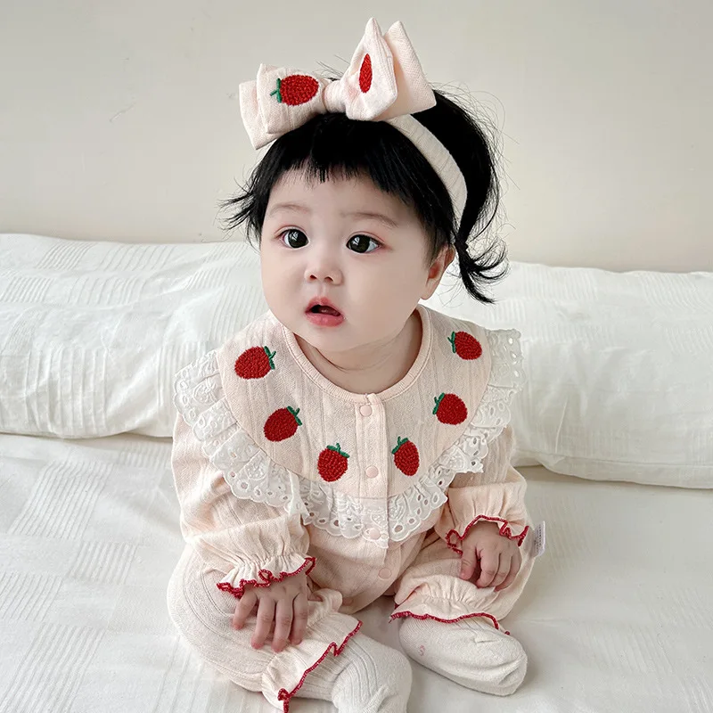 2024 Sweet Strawberry Embroidery Girl Romper Lace Design Long Sleeves Baby Girls Rompers Cute Fashion Toddler Kids Clothing