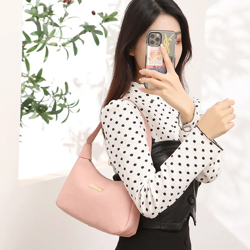 2023 Trendy Fresh and Sweet Lychee Pattern Sequin Decoration Wholesale Underarm Bag Niche Design Women\'s Handbag