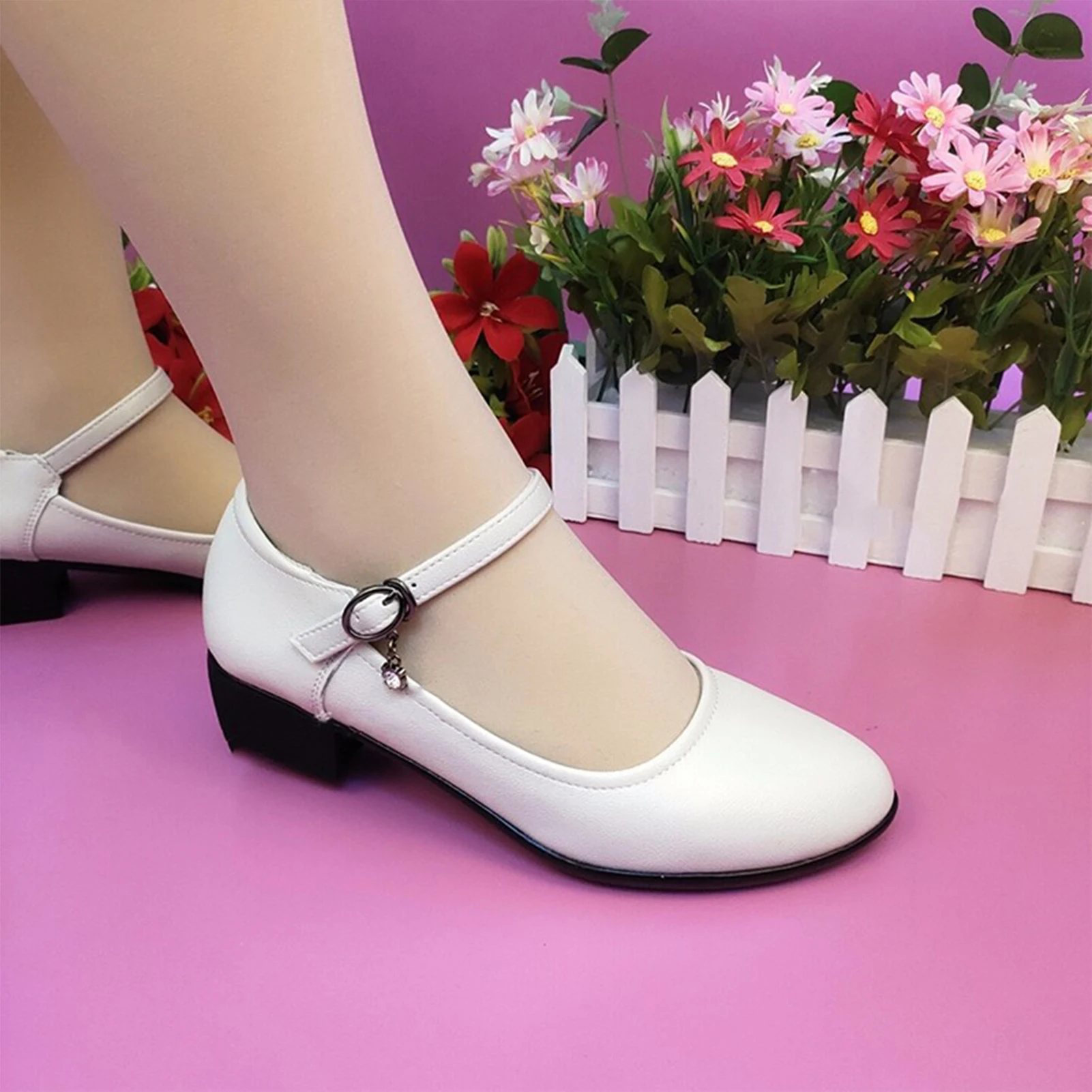 Ankle Buckle Soft Leather Shoes Round Toe Princess Court Shoes Suitable for Going Beach Side Wear