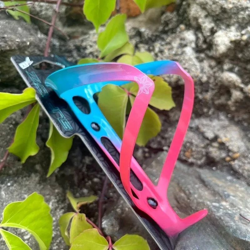 Aluminum Alloy Bottle Cage, Ultra‑Light Camo Gradient Water Bottle Holder For Road & Mountain Bicycle Cycling Accessories