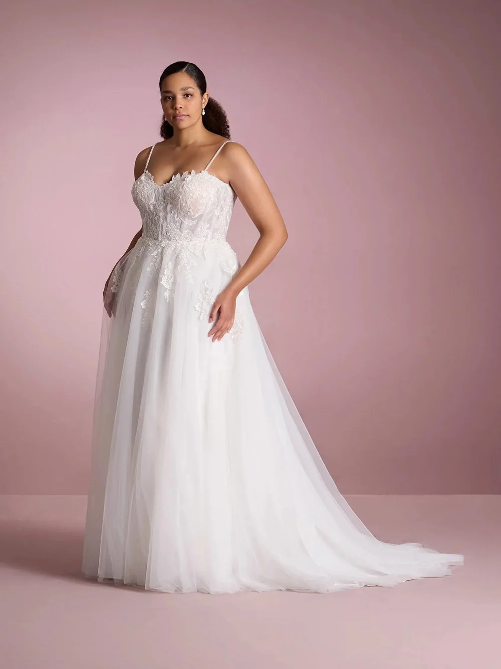 2025 Plus Size Wedding Dresses Strapless Spaghetti Strap Lace Appliques Tulle A-Line Bridal Gown Brides Dresses Customized