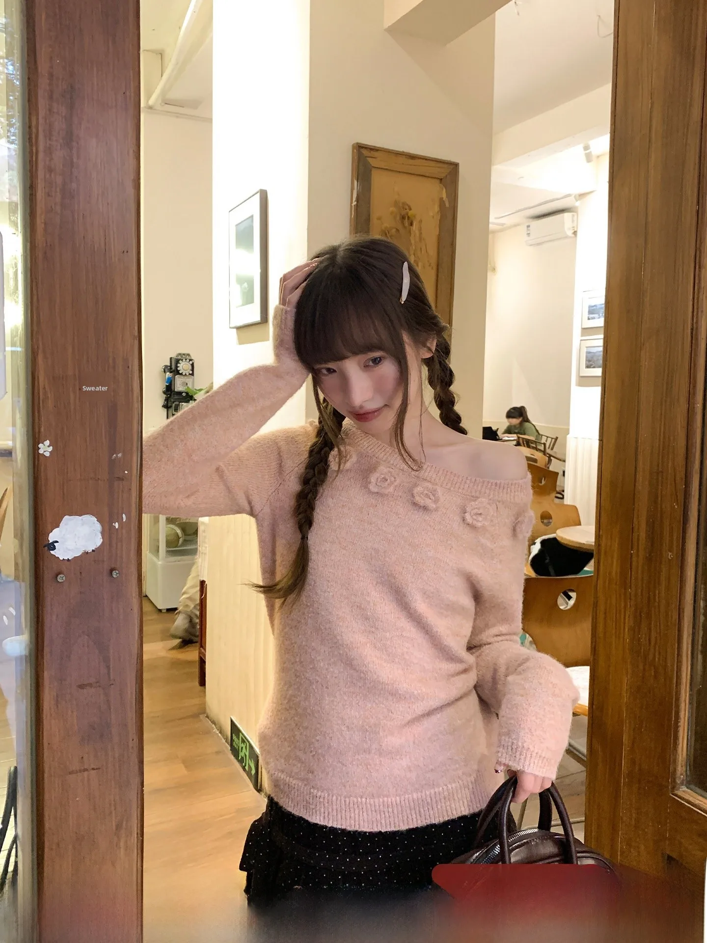 

Мягкий уютный женский вязаный свитер на весну с большим круглым вырезом, цветочным и 3D-декором, в корейском стиле, свободного кроя