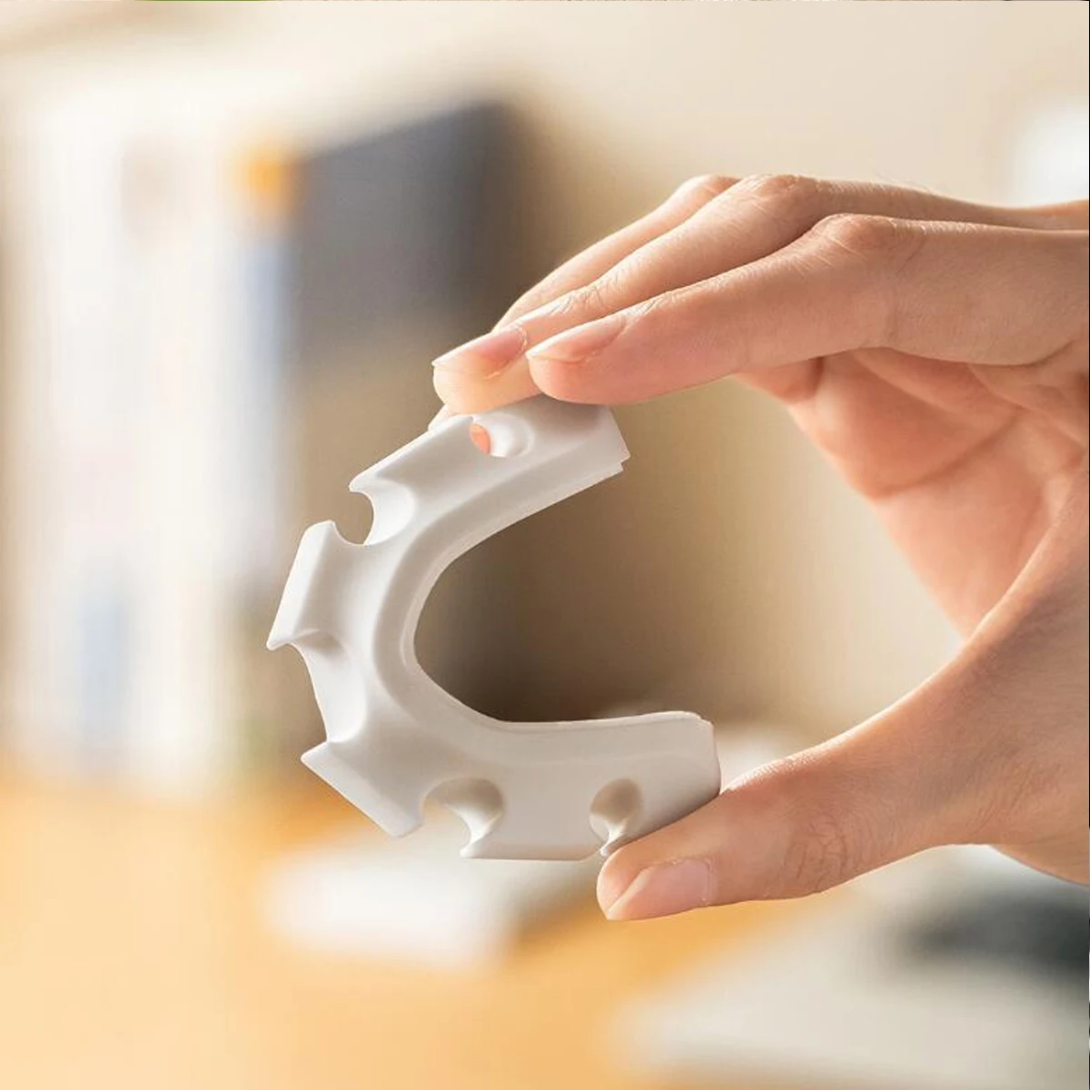 Desktop Organizer Multi-Hole Design Phone Charging Data Cable Organizer Computer Headset Cable Clutter-Free Holder