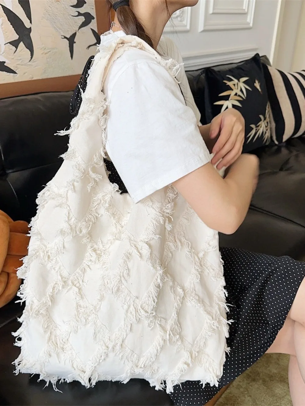 

College Student Tassel Shoulder Bags Large Capacity Canvas Shoulder Bags Solid Color Versatile Hobo Bag for Work Shopping