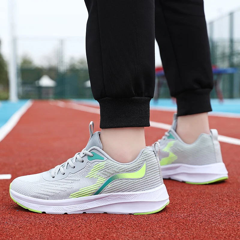 Buty męskie buty sportowe męskie 2024 lato nowe lekkie amortyzujące buty do biegania z siatką na co dzień oddychające do biegania