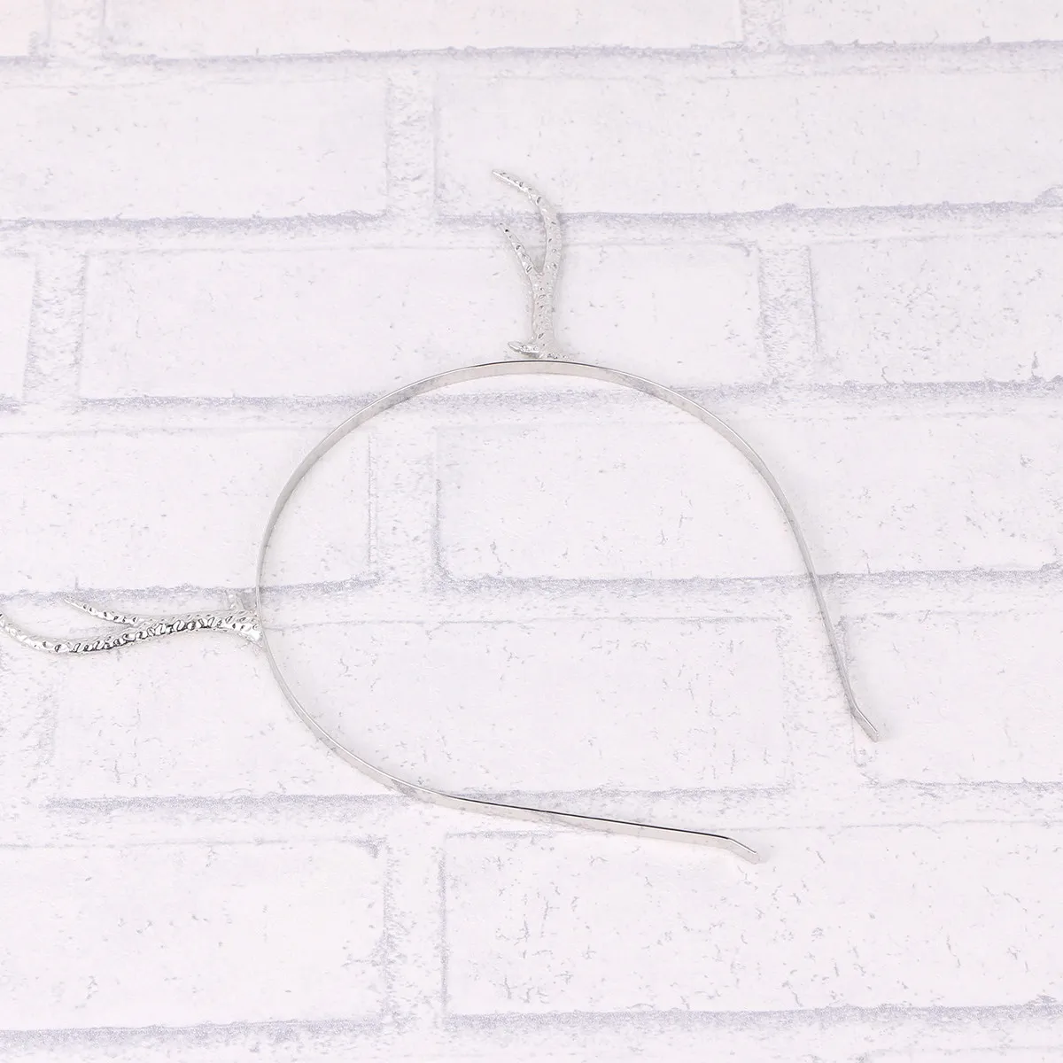 

1 шт. повязка на голову из сплава в форме рогов оленя, тематическая повязка для волос в стиле феи для девочек, для праздников, рождественских вечеринок, маскарадов, косплея, Марди Гра