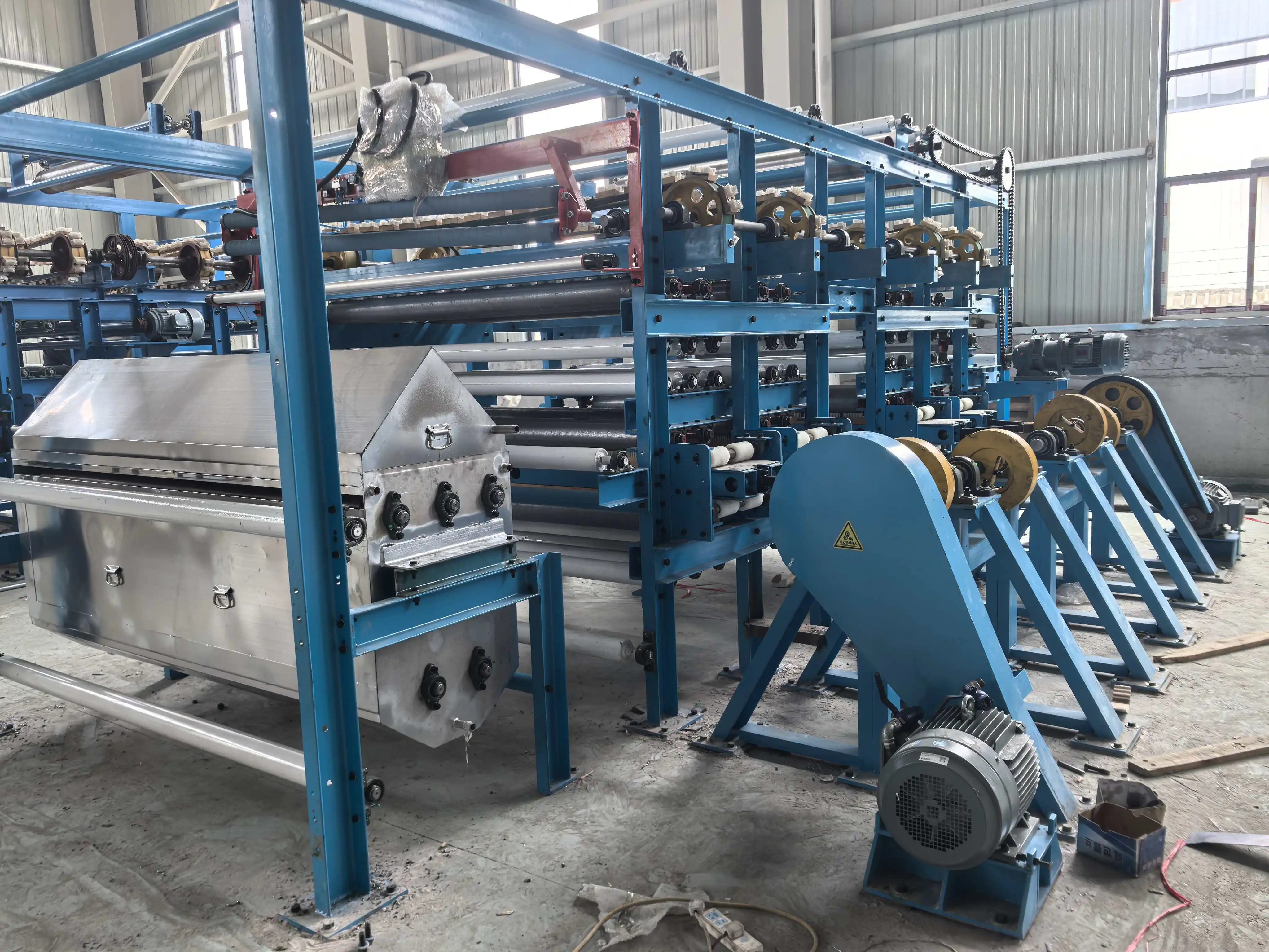 Spazzolatrice automatica orizzontale per tessuti per la produzione tessile Uso industriale Cotone per sollevamento polvere superficiale