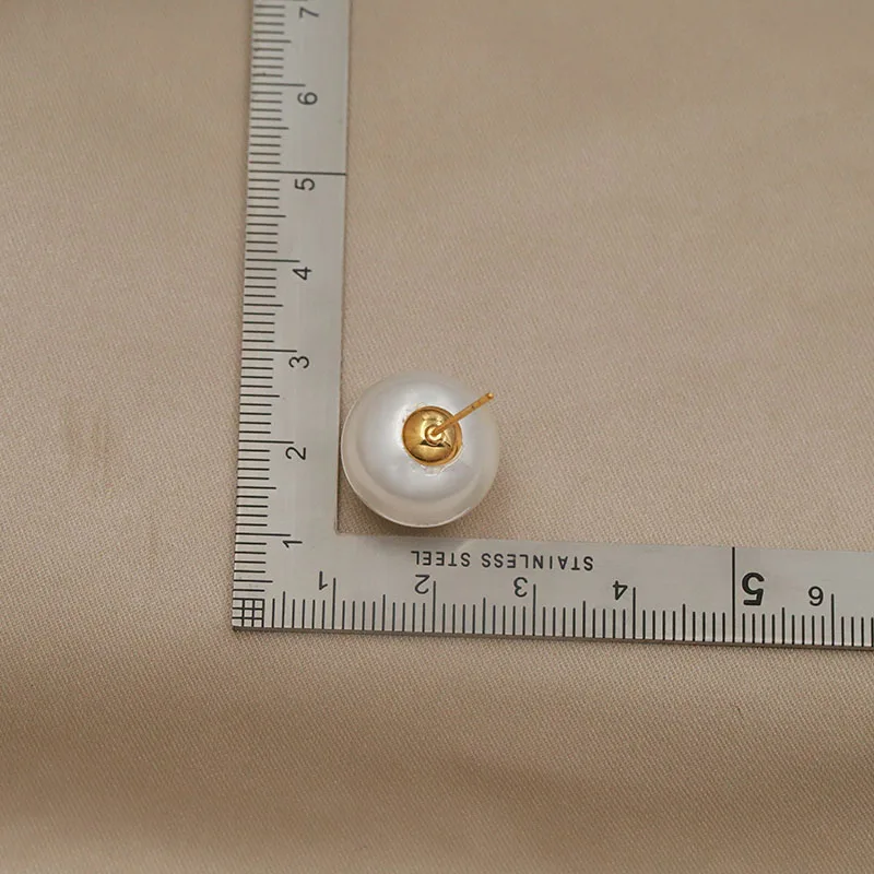 French Style Summer New Design High Quality  Niche Minimalist Pearl Letter M Light Luxury Earrings for Women Jewelry.