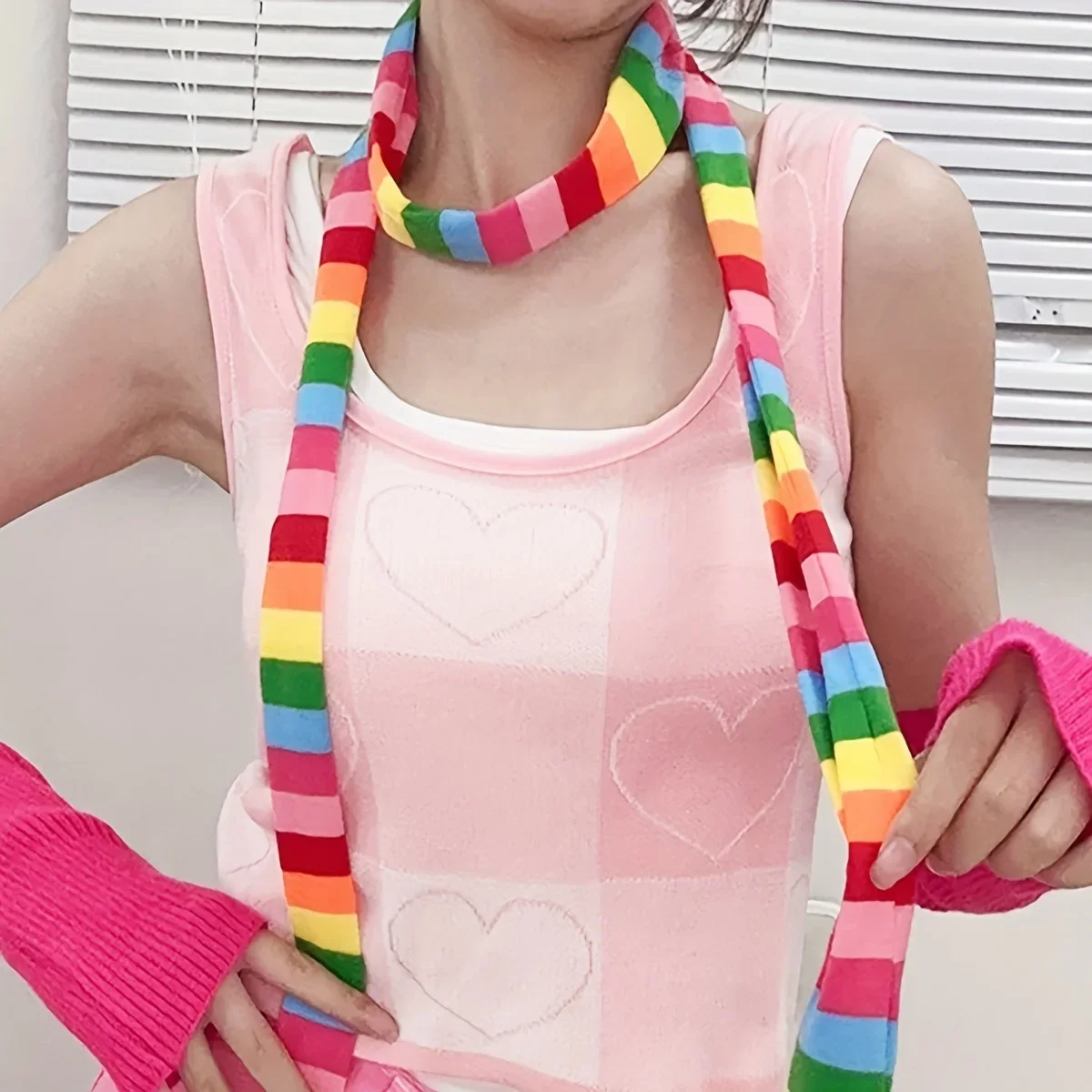 Bunter Streifen-Kontrastschal Instagram Punk Spicy Girl Street Halsaccessoires Regenbogen Feiner Streifen Klein und Vielseitig Dez