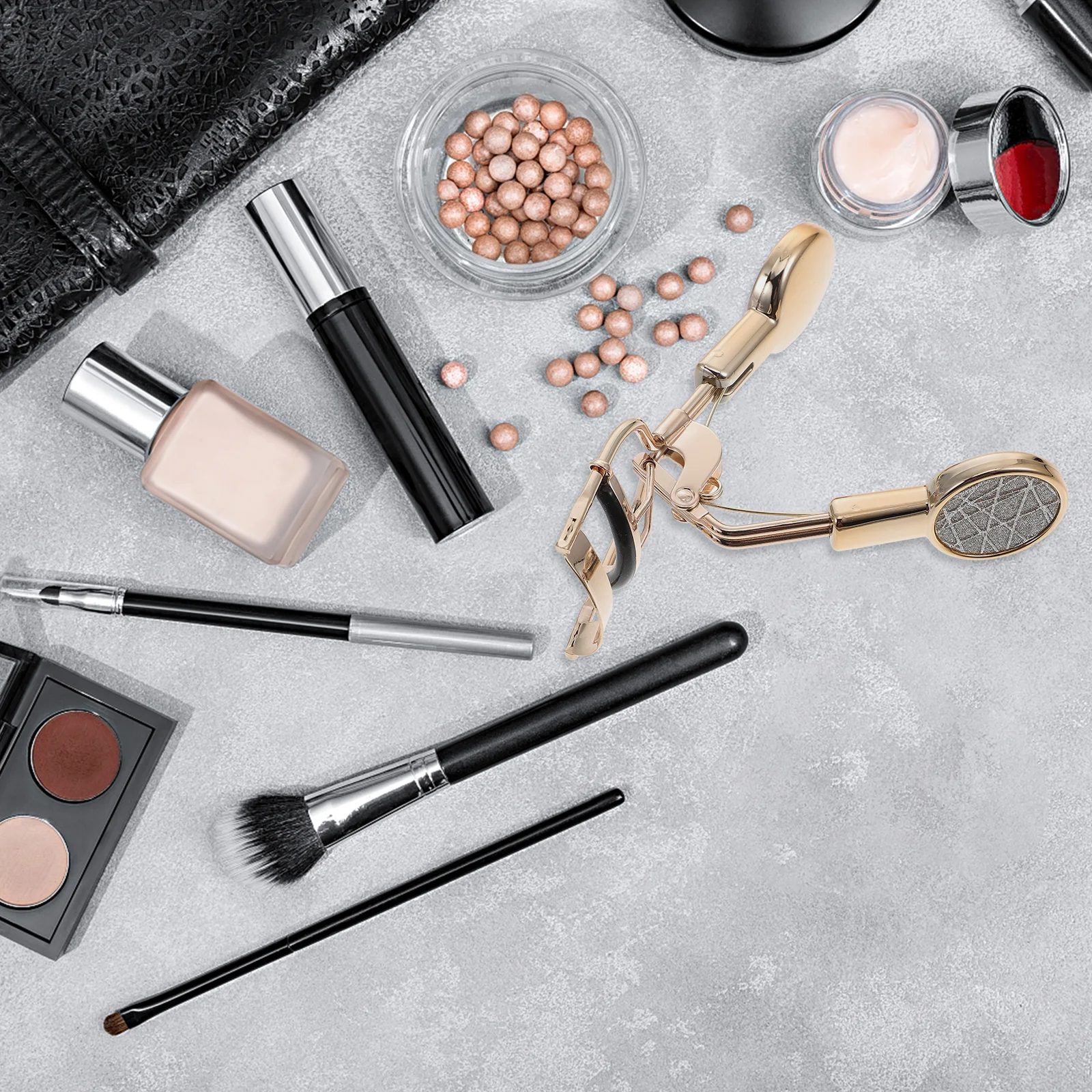 グリッターデザインまつげカーラープレミアム金属素材プロフェッショナルまつげカールツールノンスリップハンドル女性用メイクアップアクセサリー