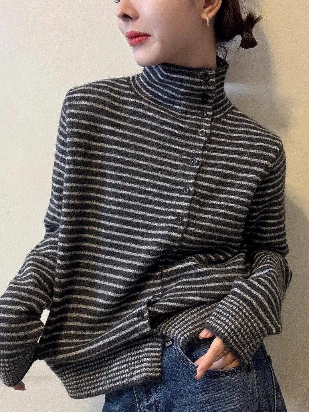 

Женский модный полосатый вязаный базовый кардиган с высоким воротником для поездок на работу, универсальный дизайн, зимний длинный кардиган све