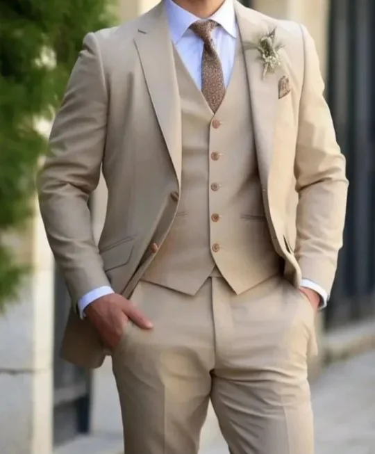 

Мужские свадебные костюмы цвета шампань, индивидуальный пошив, наряд для жениха, формальный модный мужской костюм для выпускного вечера, пиджак+брюки+жилет