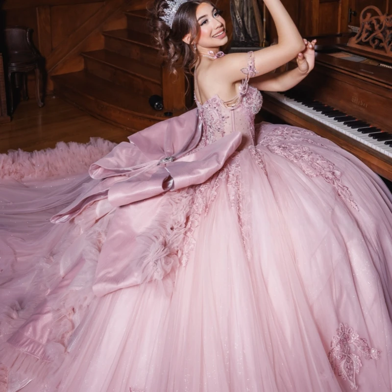 Rosa brilhante quinceanera vestidos fora do ombro apliques rendas miçangas cristal em camadas tull festa de aniversário doce 16 vestido