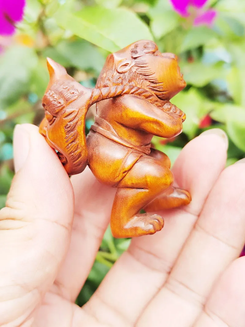 

Y7435-1/4 "фигурка Netsuke: готический Монстр они с маской