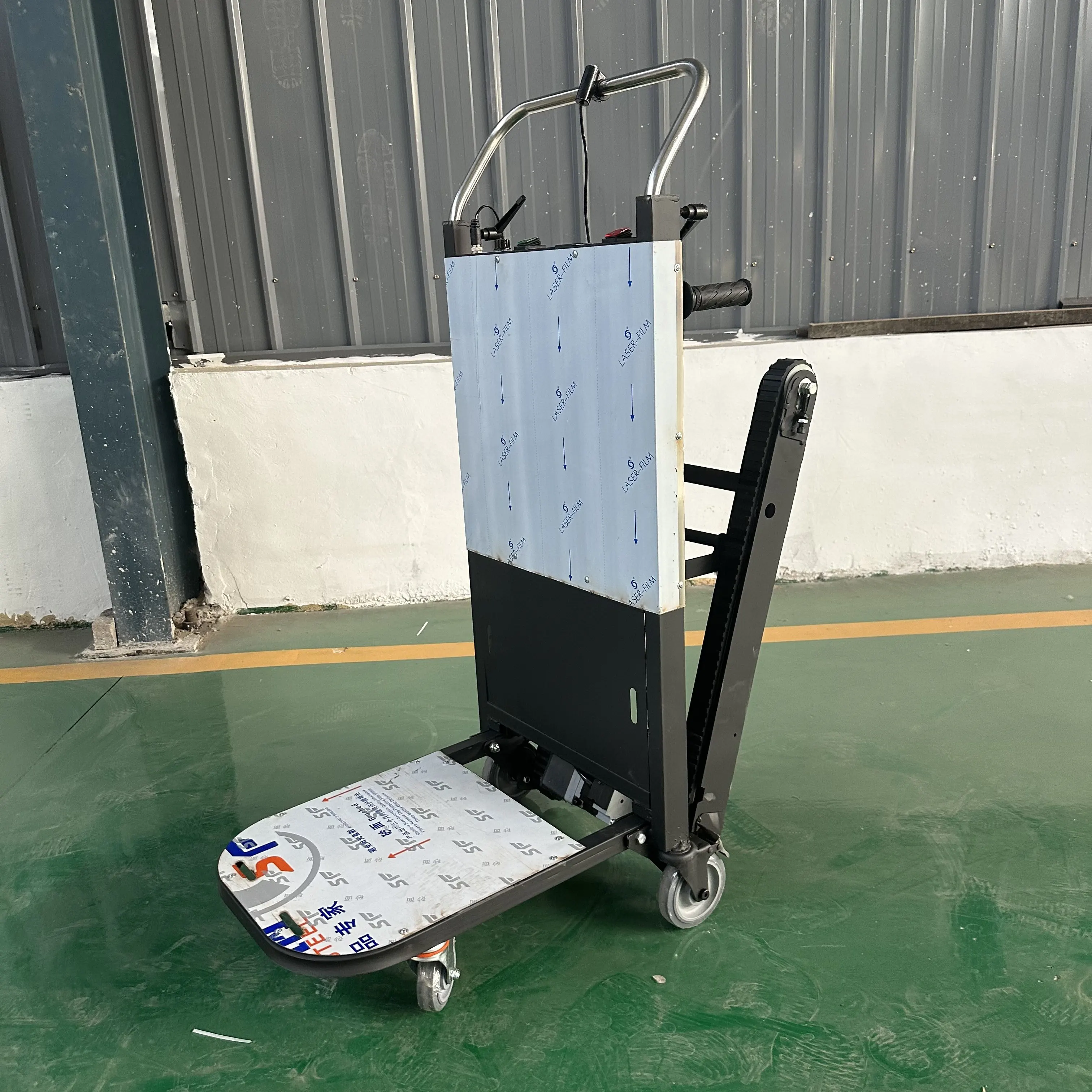 

2025 Customizable Electric Automatic Stair Climbing Cart Foldable Tracked Cargo Transport Vehicle OEM Four-Wheel Platform