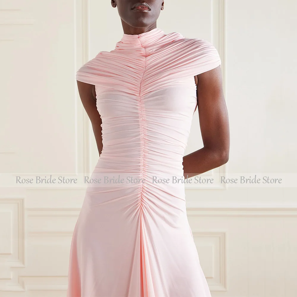 ショートイブニングパーティードレス ピンク スパンデックス チュール プリーツ ハイカラー カクテルドレス 女性用 膝丈 キャップスリーブ ホームカミングドレス