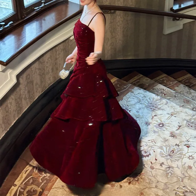 Vestido feminino de veludo com babados em camadas, vermelho brilhante, alças, sem mangas, gola slash, elegante, bodycon, cintura alta, roupas femininas