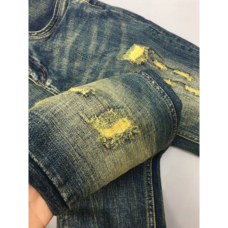 男性用のレトロな破れたジーンズ、トレンディで多用途、スリムフィット、小さなストレートチューブ、スクレープパッチ、アメリカンスタイルのダメージパンツ