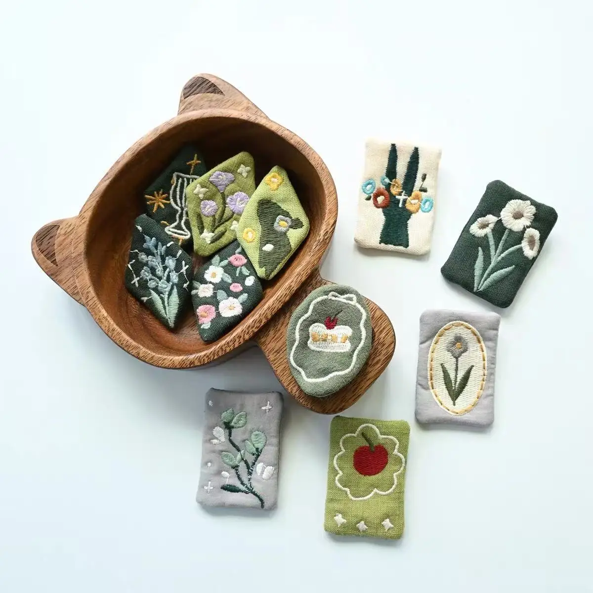 Brooch Cotton Linen Embroidered Flower Mori Artistic Cute Versatile Bag Clothes Pin Soft Premium Unique Gift Accessory