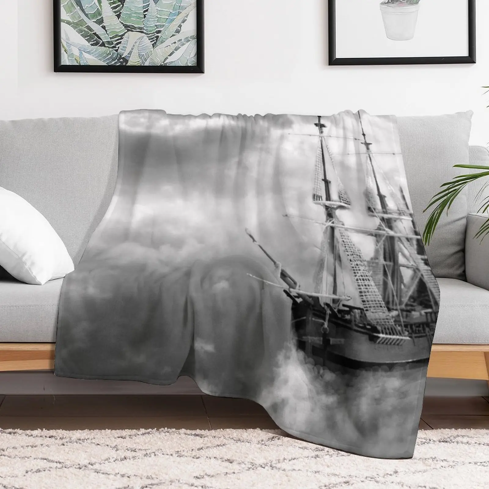 

Neverland Ship (B&W) Throw Blanket Stuffeds Luxury halloween Blankets